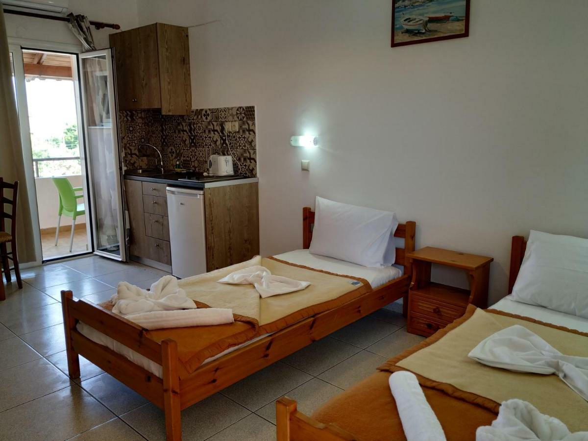 Pardalakis Studios Gerani  Extérieur photo