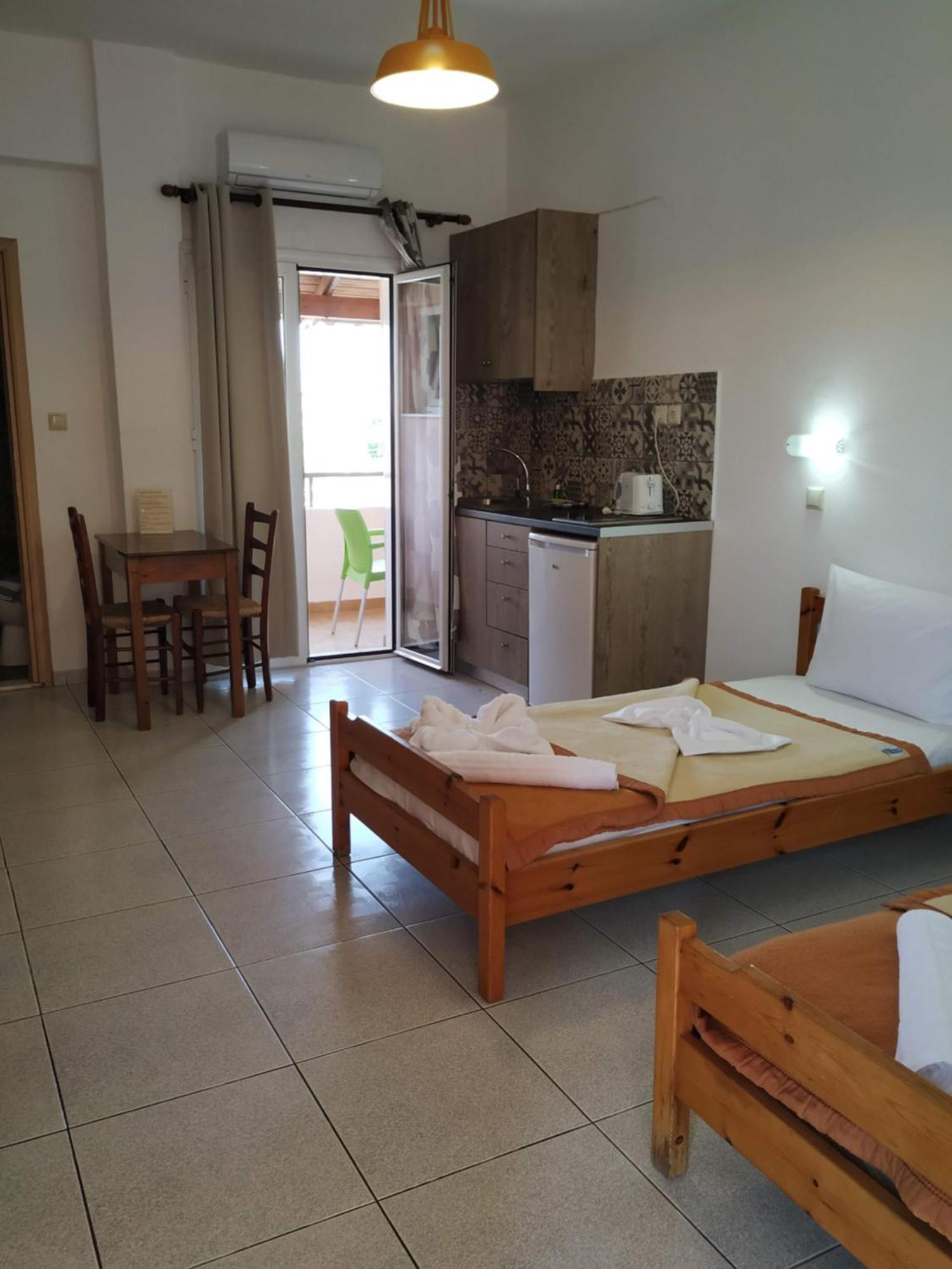 Pardalakis Studios Gerani  Extérieur photo