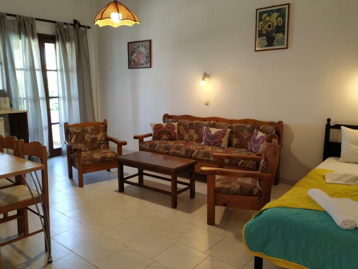 Pardalakis Studios Gerani  Extérieur photo