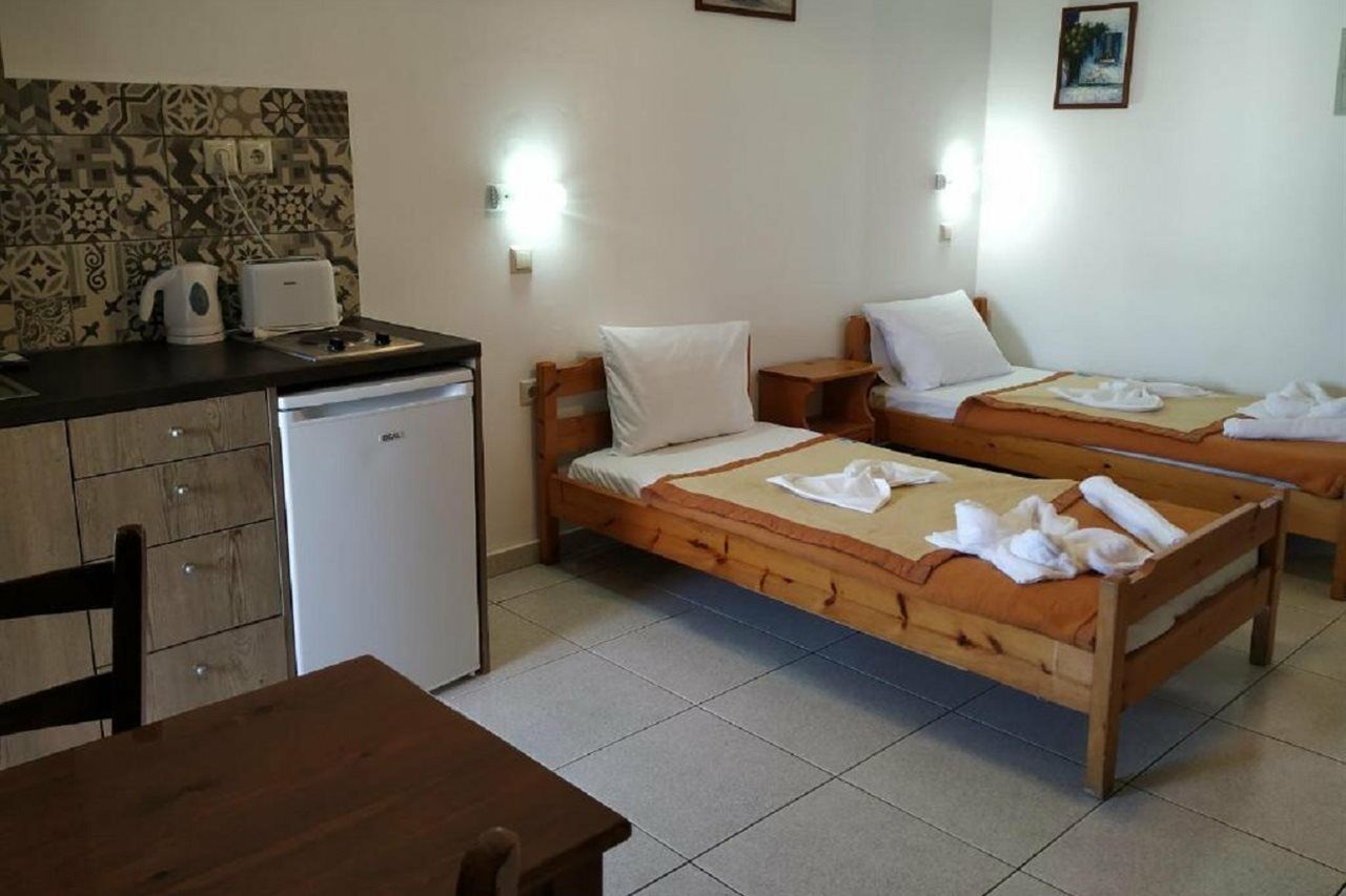 Pardalakis Studios Gerani  Extérieur photo